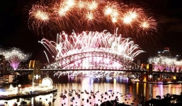 Thế giới rực rỡ đón năm mới 2016