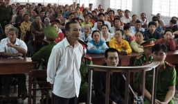 Bẫy chuột chết người, 2 cha con phi tang thi thể xuống sông