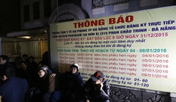 Vật vã đi máy bay, thức trắng đêm để chờ đăng ký tiêm vắc xin 