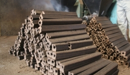 Cô gái trẻ với ý tưởng kinh doanh độc đáo: “Than sạch không khói”