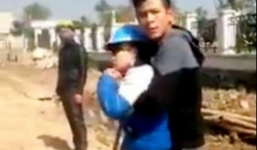 Giải cứu cô gái bị nam thanh niên kề dao vào cổ dọa giết