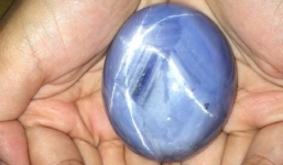 Tìm thấy viên đá sapphire xanh lớn nhất hành tinh