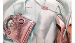 Midu mua hàng hiệu trăm triệu sau scandal tình cảm