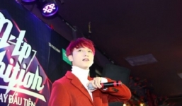 Sơn Tùng 'đốn tim' fan khi hát mộc khoe giọng cao vút