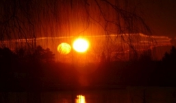 Video: Kỳ lạ hai mặt trời xuất hiện trên bầu trời Nam Mỹ