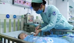 Bé trai 7 tháng tuổi bị đầu độc bằng thủy ngân vì ghen tỵ