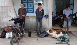 Nhóm trộm chó dùng súng điện bắn trả công an