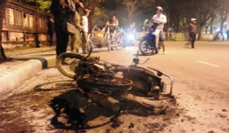 Gái mại dâm đốt xe máy của khách làng chơi?