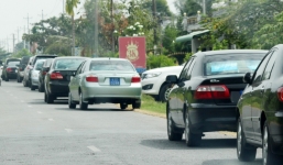 12 xe công chở cán bộ đi đám giỗ nhà em gái Chủ tịch tỉnh