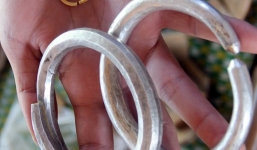 Đào móng nhà trúng hũ vàng ở Nghệ An