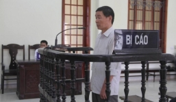 Giở trò với con gái chủ quán rượu, “yêu râu xanh” lãnh 13 năm tù