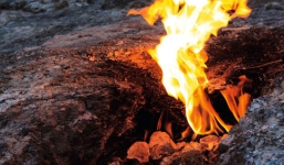 Giải mã bí ẩn hòn đá cháy 2.500 năm ở Thổ Nhĩ Kỳ