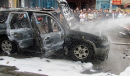 Những việc cần làm ngay khi ôtô bị cháy