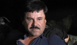 Video: Trùm ma túy khét tiếng Guzman bị áp giải từ xe bọc thép xuống