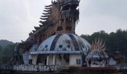 Cận cảnh công viên nước kinh dị ở Huế lên báo Mỹ