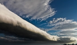 Chiêm ngưỡng hiện tượng kỳ vĩ nhất bầu trời 'mây sóng thần'