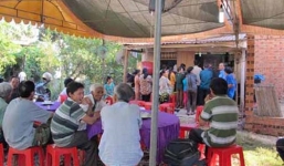 Vụ phát hiện vợ chết trên giường: Nghi phạm ra đầu thú