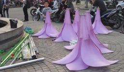 Tháo dỡ đài hoa kỳ dị: Hà Nội có vội 'đẽo cày giữa đường'?