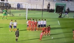 Video: Pha dàn xếp đá phạt vô cùng 'ảo diệu' tại giải trẻ Nhật Bản