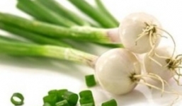 Lợi ích tuyệt vời của hành lá hiếm người biết