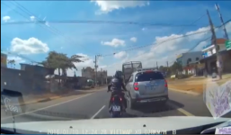 Nhóm biker vượt ẩu, tạt đầu ôtô để vào đổ xăng trên Quốc lộ 20