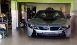Sóc Trăng: Bán vé số mua BMW i8 giá 7 tỷ đồng cho con trai