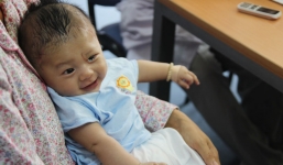 Bé trai bị đâm xuyên não phẫu thuật lần thứ ba