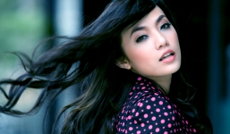 Gia thế giàu có ít biết của Tina Tình