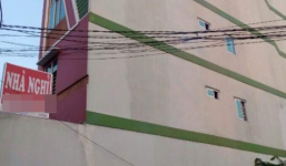 Phát hiện thi thể người đàn ông với hàng chục vết đâm trong nhà nghỉ