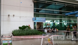 Hành khách nước ngoài rơi từ tầng 3 sân bay Tân Sơn Nhất