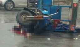 Lật xe ba bánh, tài xế bị đè tử vong