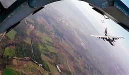 Video: Tiêm kích Syria hộ tống chiến đấu cơ Nga đi diệt IS