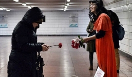 Cổ tích giữa đời thường: Bố giả gái kiếm tiền chữa ung thư cho con