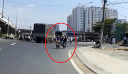 Video: Đôi nam nữ giật túi xách của người phụ nữ đi đường