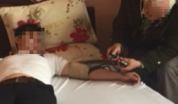 “Thần y” chữa AIDS và cuộc thăm khám bí hiểm trong khách sạn