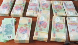 Nhan nhản lời rao bán 'bỏ 1 triệu mua 5 triệu tiền Việt'