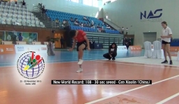 Cậu bé nhảy dây siêu tốc, 108 nhịp trong vòng 30 giây