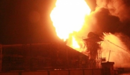 Cháy lớn 'nuốt chửng' công ty gỗ ở Bình Dương