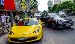 Dàn siêu xe triệu đô của đại gia Sài thành dạo phố 