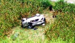 Xe ô tô đi ăn cưới gặp tai nạn, 3 người chết