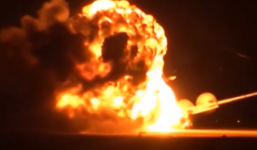 Xuất hiện video máy bay ném bom Tu-95 của Nga nổ trên đường băng