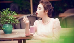 Facebook sao Việt: Phương Trinh tái xuất sau thời gian bận quay phim