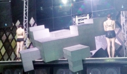 Lập biên bản quán bar tổ chức kiều nữ mặc bikini múa cột