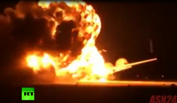 Video: Máy bay ném bom Nga phát nổ trên đường băng, 2 phi công thiệt mạng