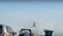 Video: Xem Mi-8 của Không quân Nga hạ cánh trên cao tốc