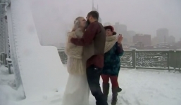 Tổ chức đám cưới giữa bão tuyết lớn lịch sử ở Mỹ