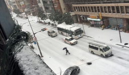 Ngắm cảnh tuyết rơi tại Nhật Bản