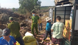 Phát hiện, tiêu hủy gần 130kg bánh kẹo nhãn mác Trung Quốc