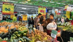 Đợt rét lịch sử người dân thủ đô xếp hàng chờ mua rau thịt