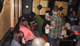 Phát hiện hàng chục đôi nam, nữ dương tính với ma túy trong quán karaoke